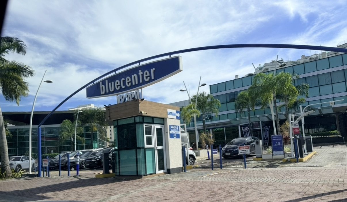 Shopping Blue Center